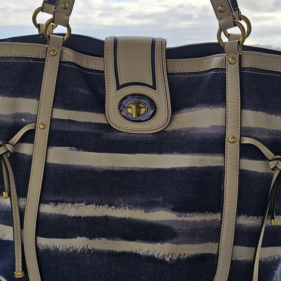 Authentic  Coach Audrey canvas large tote  #19574 EUC RARE  V-G - Picture 6 of 12